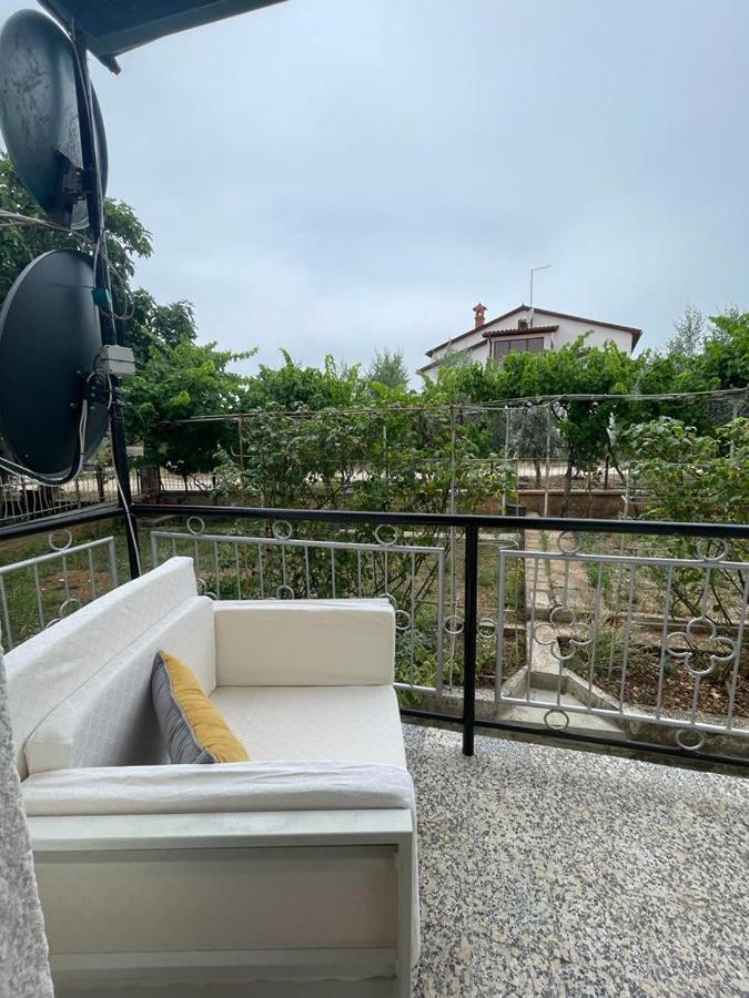 Apartman Pcelica Apartment พูลา ภายนอก รูปภาพ