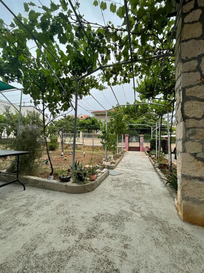 Apartman Pcelica Apartment พูลา ภายนอก รูปภาพ