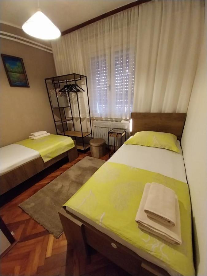 Apartman Pcelica Apartment พูลา ภายนอก รูปภาพ